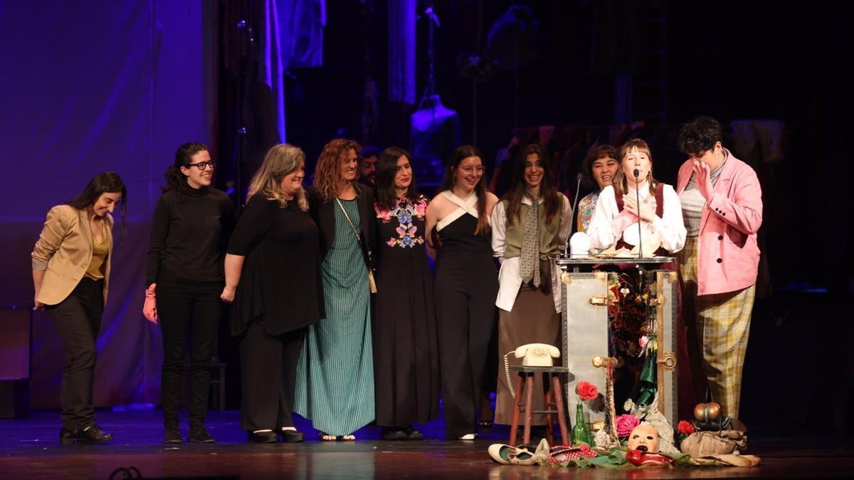 A actriz Noelia Castro recolle o premio á mellor actriz protagonista nos XXVIII Premios de Teatro María Casares