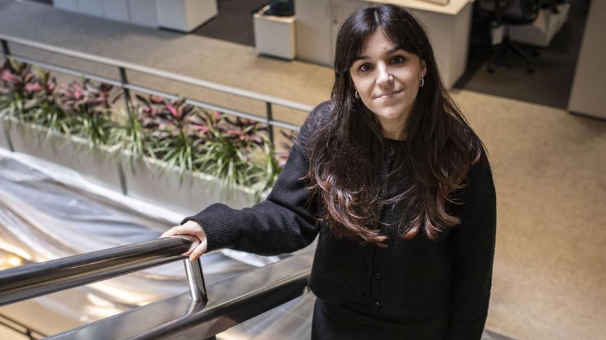 Nerea Llanes, autora de 'Academia 1. Ocaso', en la sede de Planeta de Barcelona.