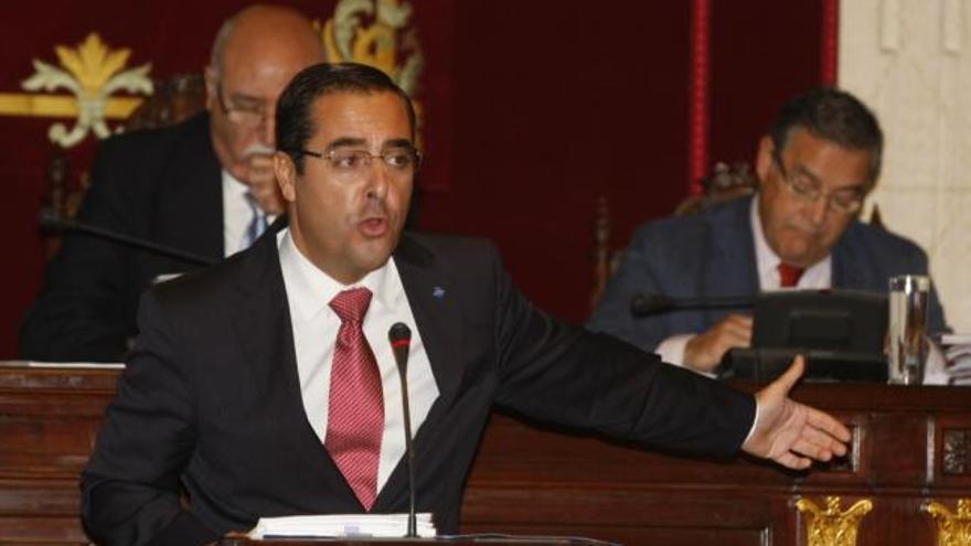 Miguel Briones, durante su intervención en el Pleno de hoy.