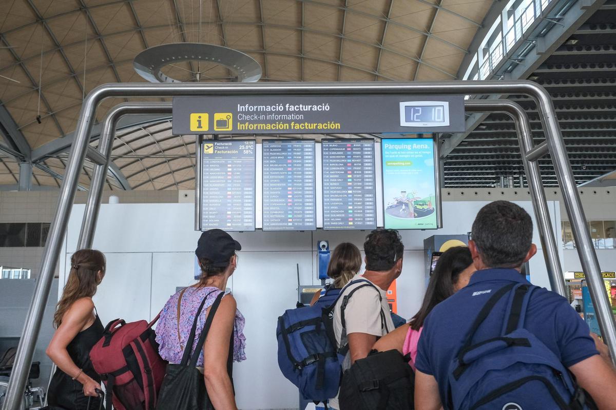 El aeropuerto de Alicante-Elche ha vuelto a ser galardonado como el mejor de Europa.