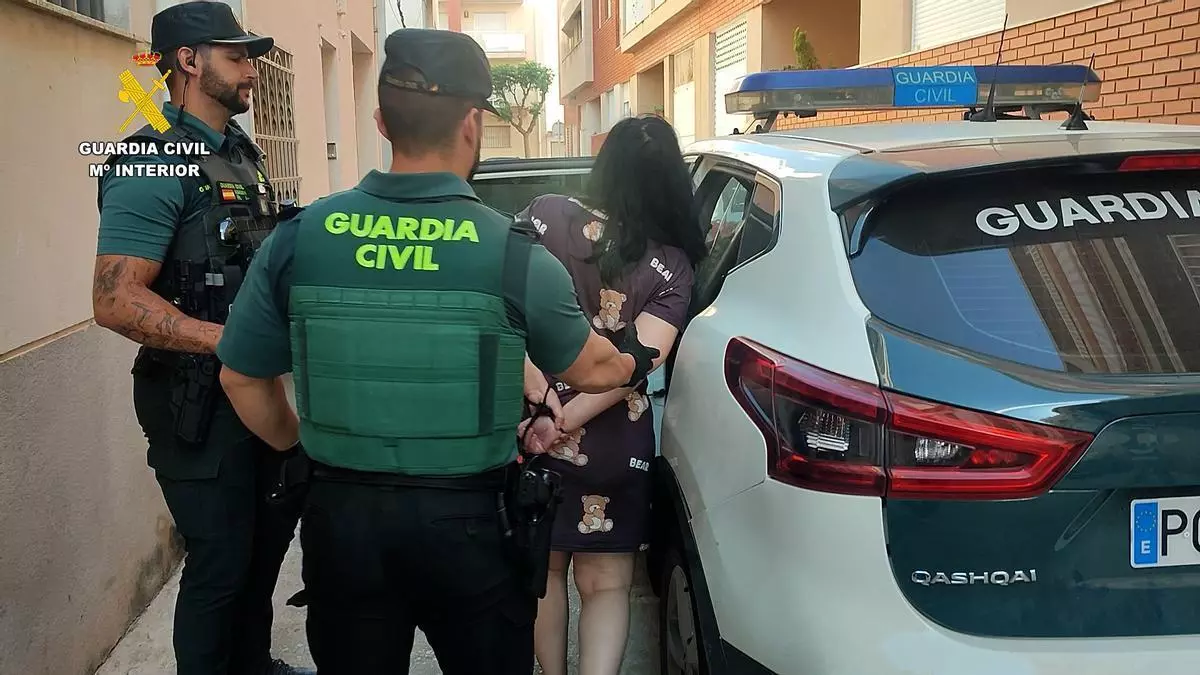 Desarticulan una banda que robaba y estafaba en el norte de Castellón: se le atribuyen una treintena de delitos