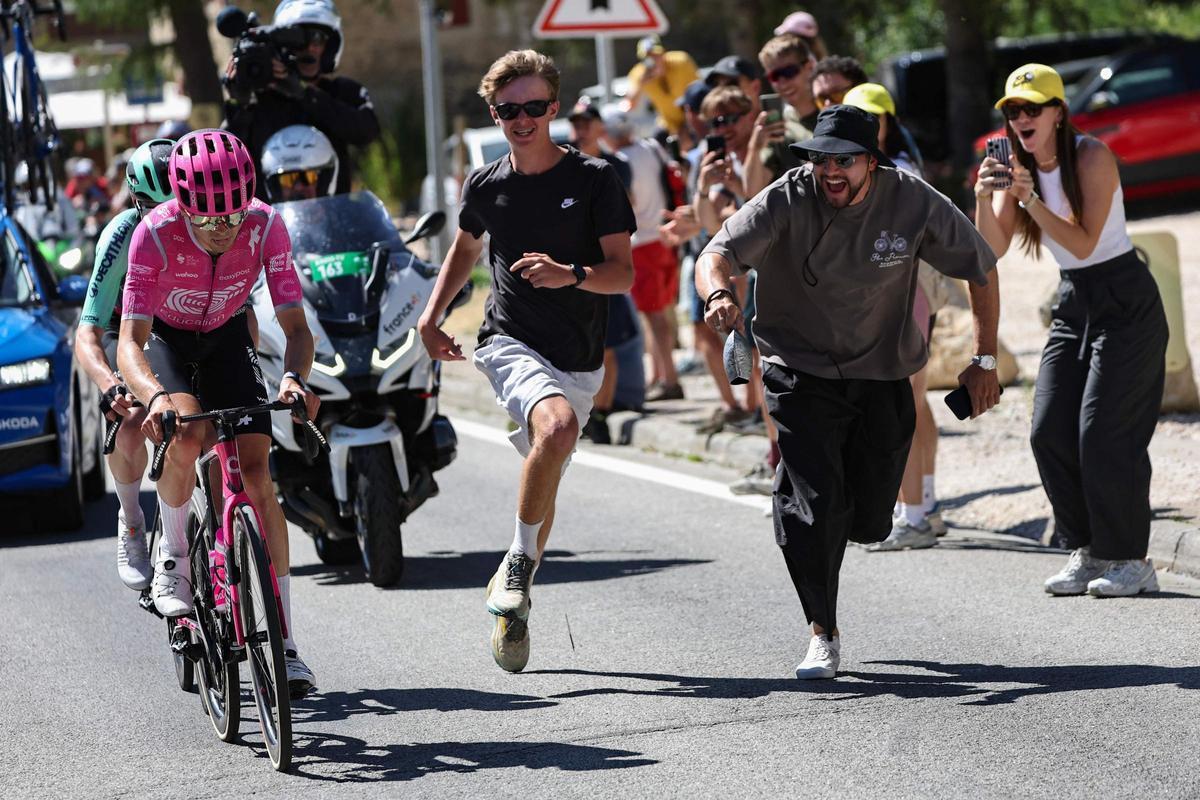 Pogacar gana su primera etapa de esta edición del Tour de Francia con un magnífico sprint en Les Angles Pogacar gana su primera etapa de esta edición del Tour de Francia con un magnífico sprint en Les Angles