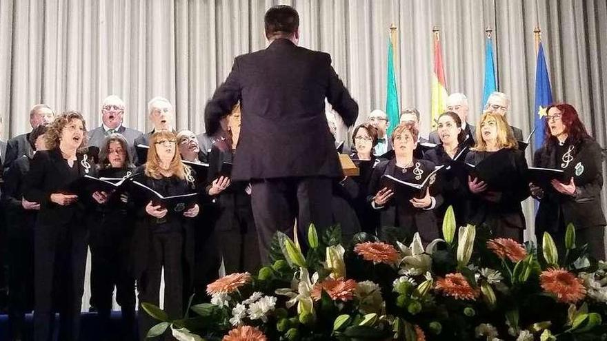 La Bienal Polifónica de Cangas de Onís abarrota el teatro Colón