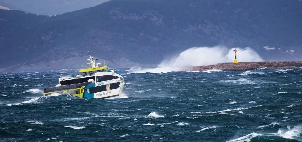 El puerto de la Savina ha cerrado en dos ocasiones