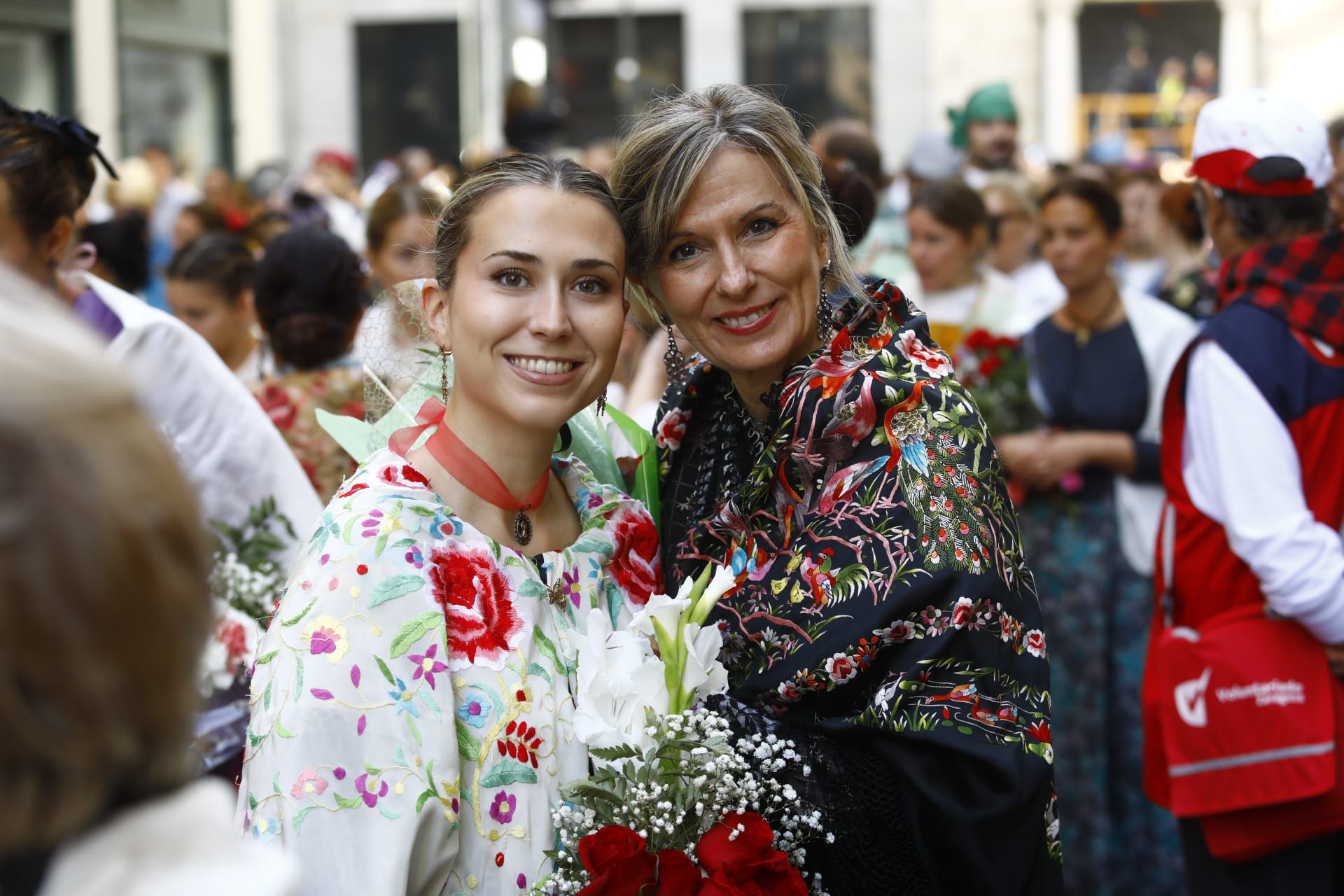 En imágenes | Zaragoza vive su día grande con la Ofrenda de Flores a la Virgen del Pilar