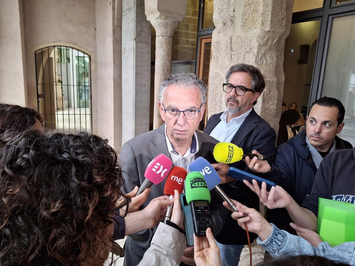 El delegado del Gobierno, José Luis Quintana, en declaraciones a la prensa.