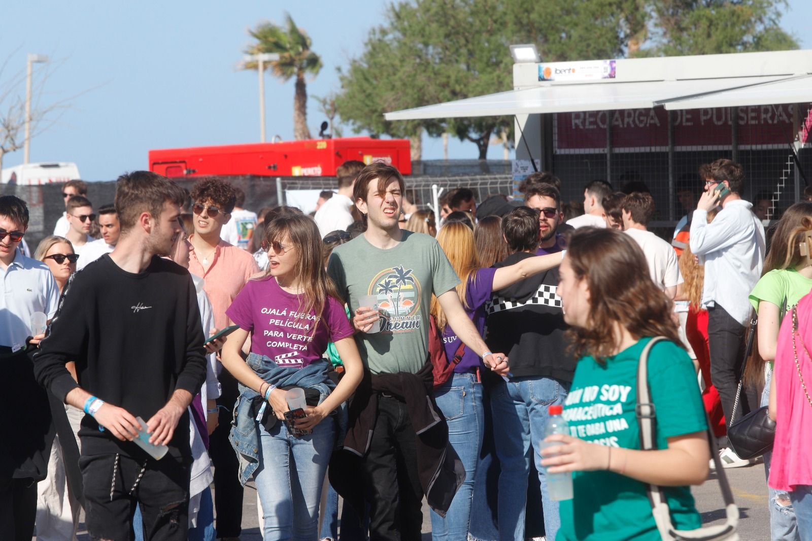 Búscate en las paellas universitarias de la Marina de València