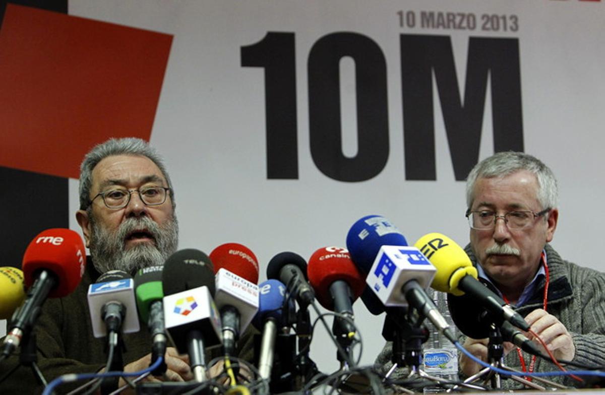 Els secretaris generals de CCOO, Ignacio Fernández Toxo, i de la UGT, Cándido Méndez, a la roda de premsa celebrada abans de la manifestació a Madrid.