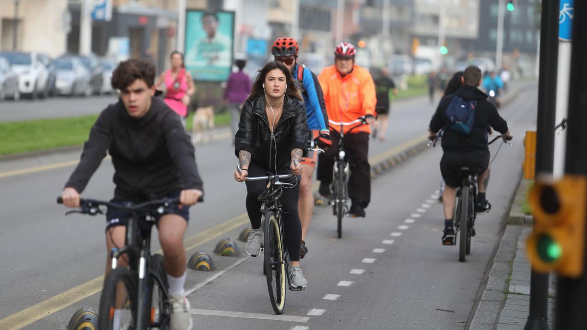 Ciclistas en Gijón