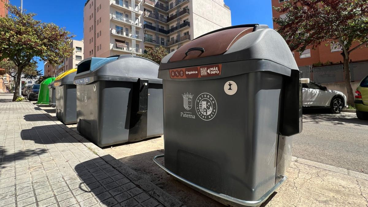 Los contenedores de tapa marrón para basura orgánica llegan a 100.000  viviendas de Madrid