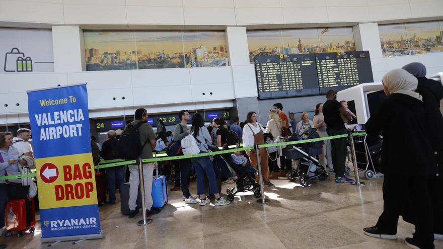 Más de cien destinos a los que volar desde València