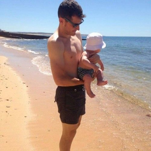 Iker Casillas con su hijo Martín en el Algarve