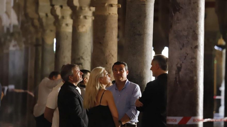 La Junta de Andalucía se pone a disposición del Cabildo para la restauración de todo lo afectado por el incendio en la Mezquita-Catedral
