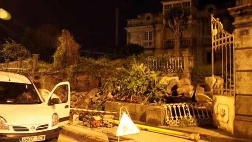 La zona del socavón, con el edificio de Escuredo al fondo.