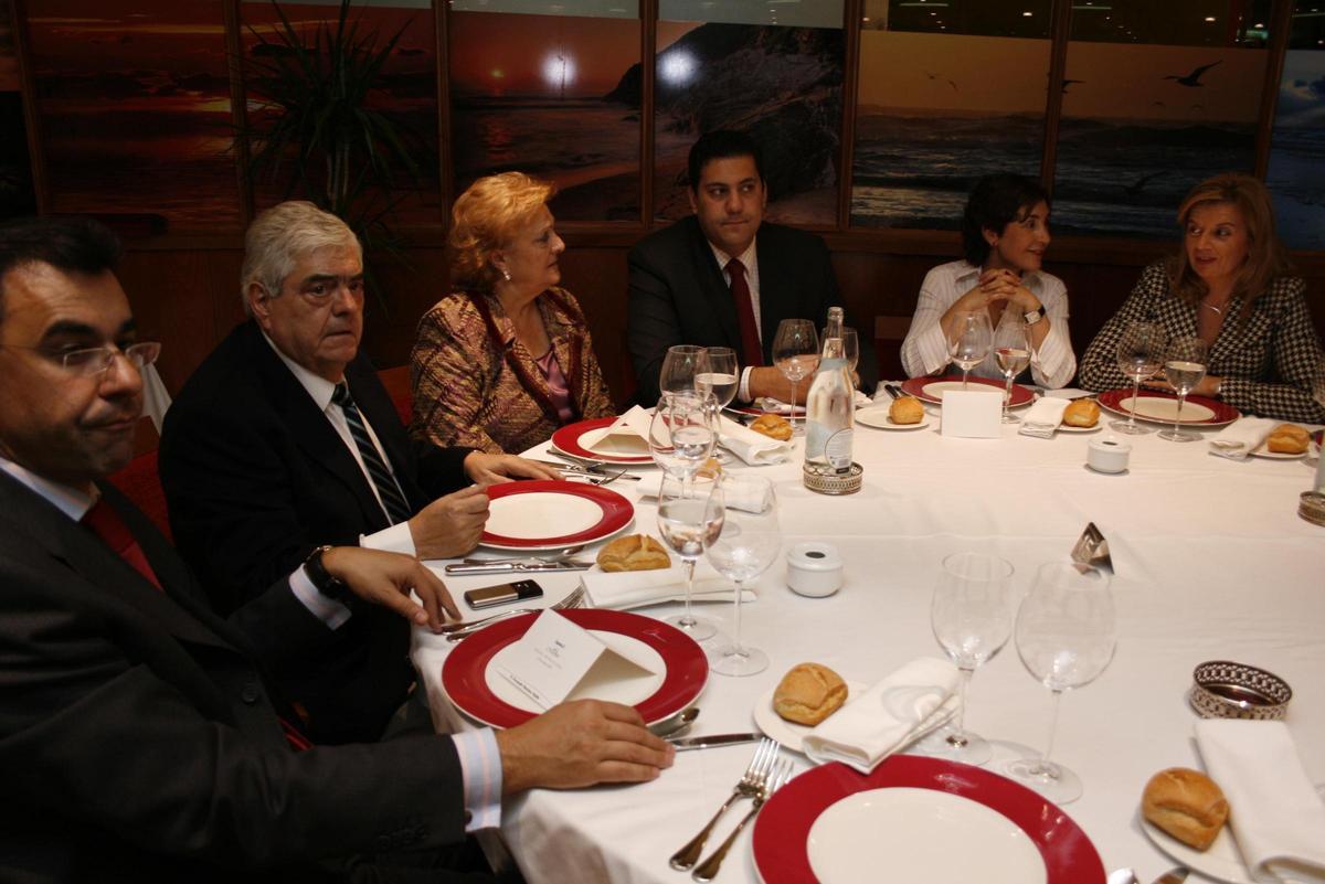 Mariano y Adela en la presentacin de la ampliacin del restaurante La Marina