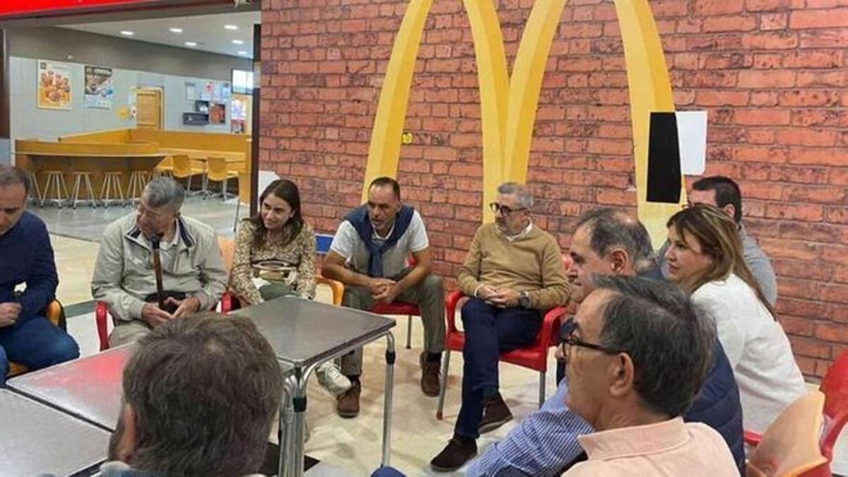 Ciutadans tanca la seva seu d'Alacant i trasllada les reunions en un McDonald's.