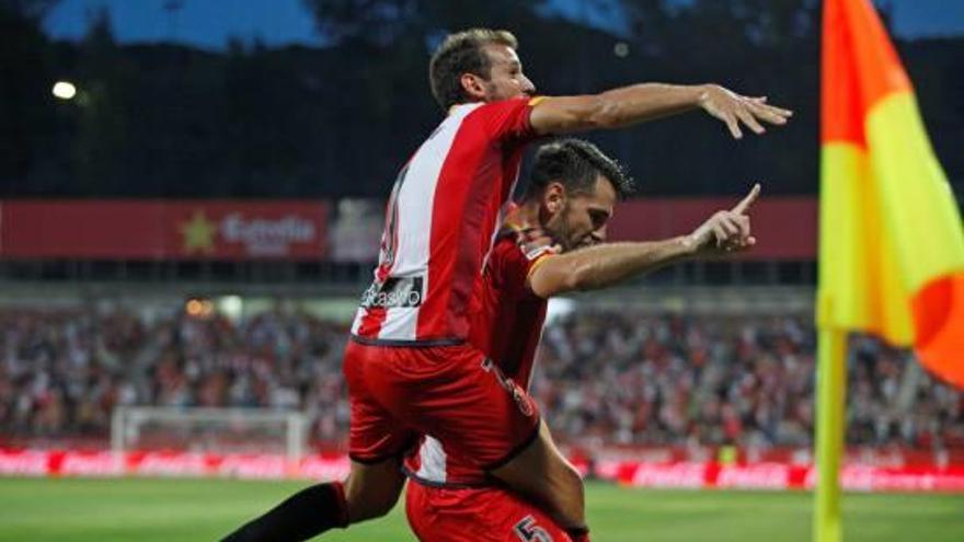 Alcalá celebra el gol de dissabte contra el Màlaga amb el seu company Cristhian Stuani.