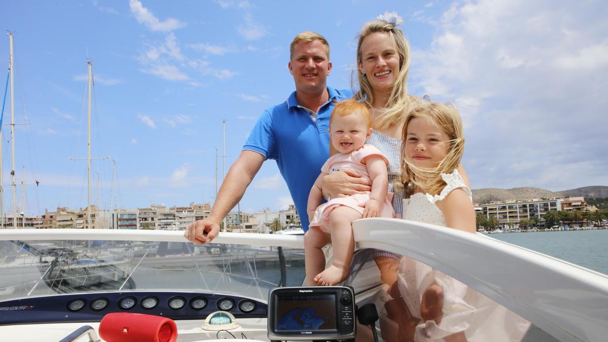 Familie B. aus Remagen auf ihrem Schiff.