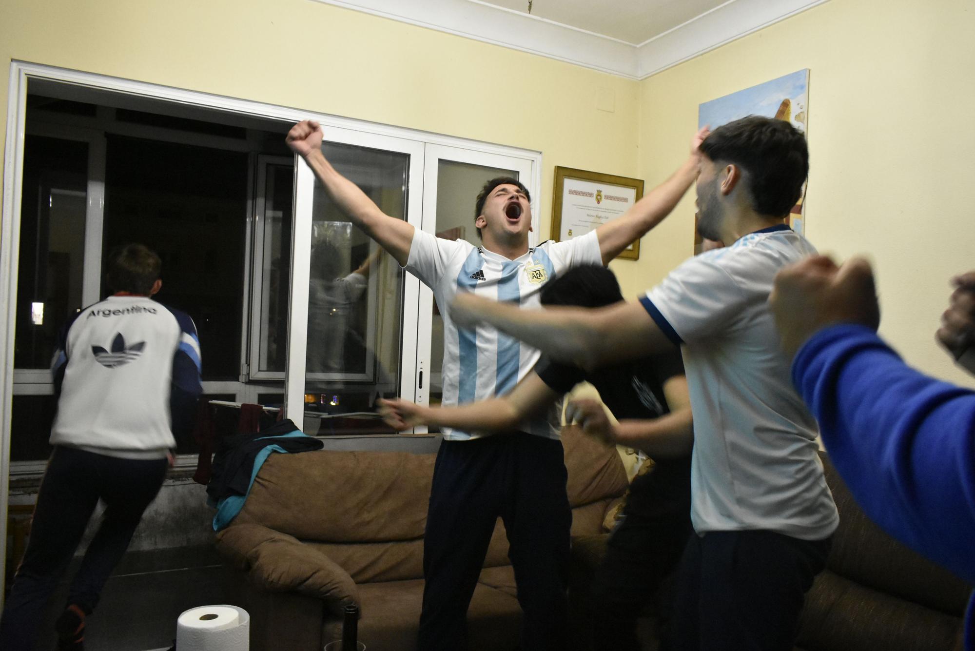 Así vivieron el triunfo de Argentina en el Mundial los argentinos del Pasek Belenos