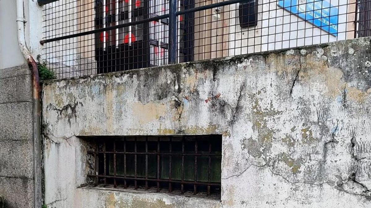 Desperfectos en las instalaciones del colegio de Prácticas. | | CEDIDA