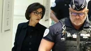 París juzga a la ex ministra de Cultura Rachida Dati y al ex presidente de Renault-Nissan Carlos Ghosn, fugitivo, por corrupción