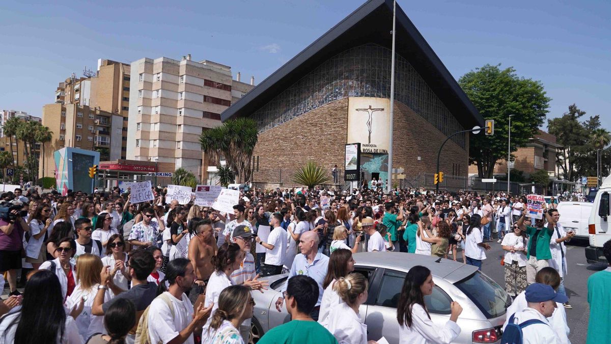 MLG 13-06-2025.-Concentración de médicos contra el borrador del Estatuto Marco del Ministerio de Sanidad, motivo por el que están convocados a la huelga nacional en esta jornada.