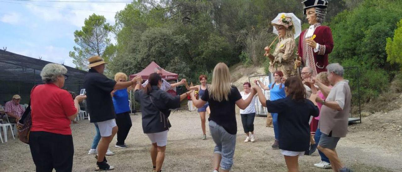 Ballada de sardanes al pla de sota el turó, diumenge | GSVC