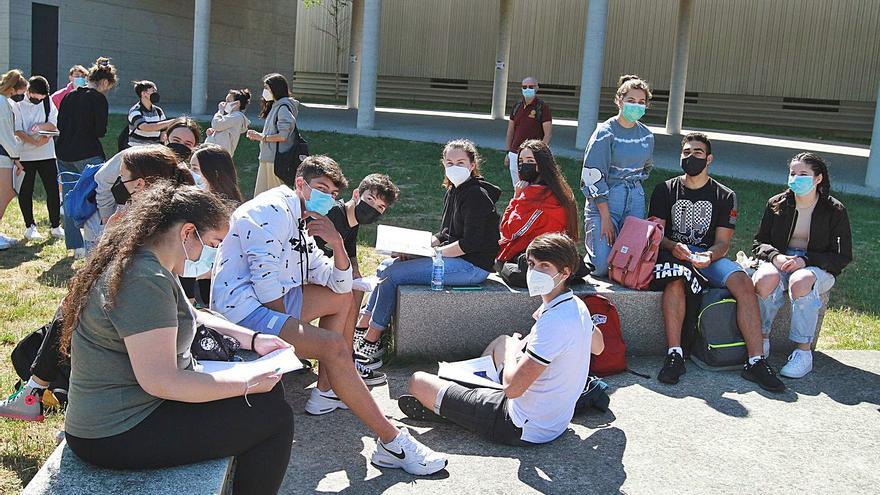 Aeroespacial, Derecho, Educación Primaria e Historia, primeros en cerrar matrícula - Vimarsana News