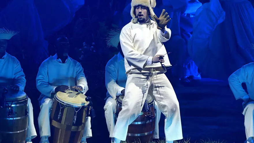 Bad Bunny inicia el primero de sus 30 conciertos en Puerto Rico con una oda a sus raíces y crítica al colonialismo
