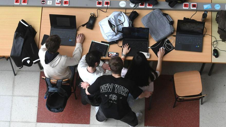 Los universitarios gallegos acaban la carrera con la nota media más baja del Estado