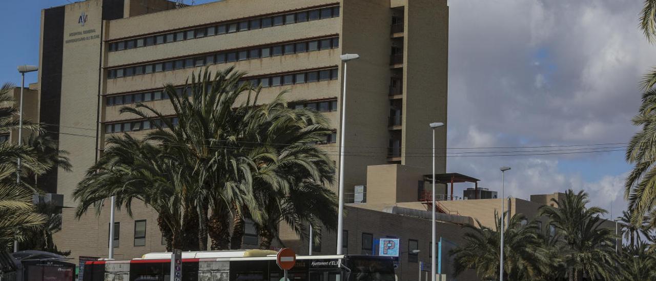 Una imagen de archivo del Hospital General de Elche. ANTONIO AMORÓS