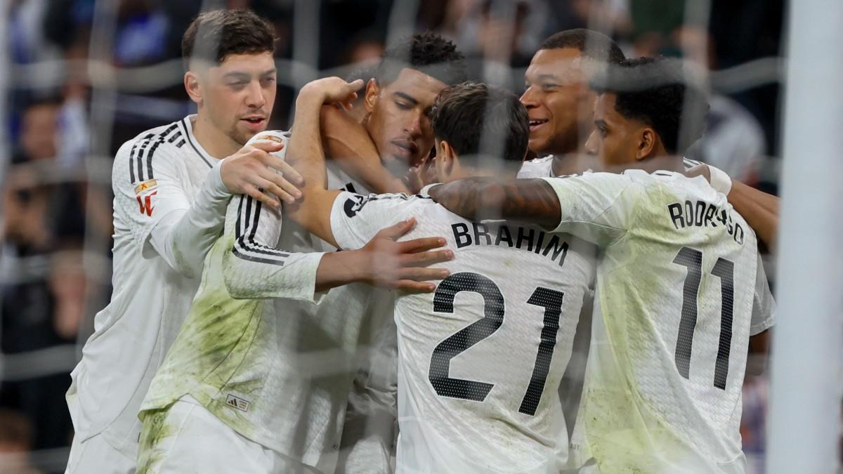 El Real Madrid celebra el primer tanto contra el Getafe, obra de Bellingham de penalti