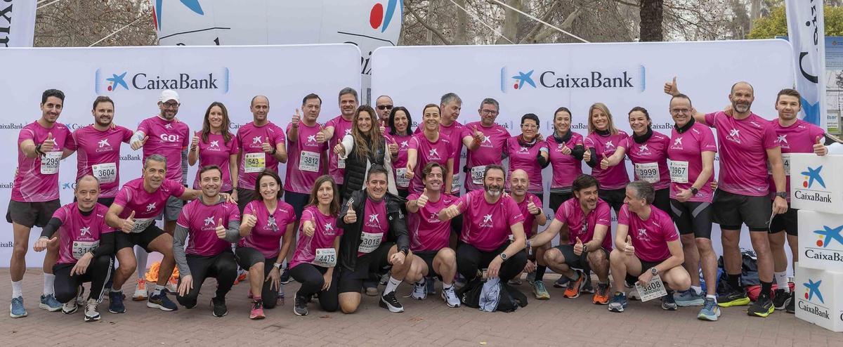 Miembros del equipo de CaixaBank que corren el Marató bp Castelló y 10K Facsa.