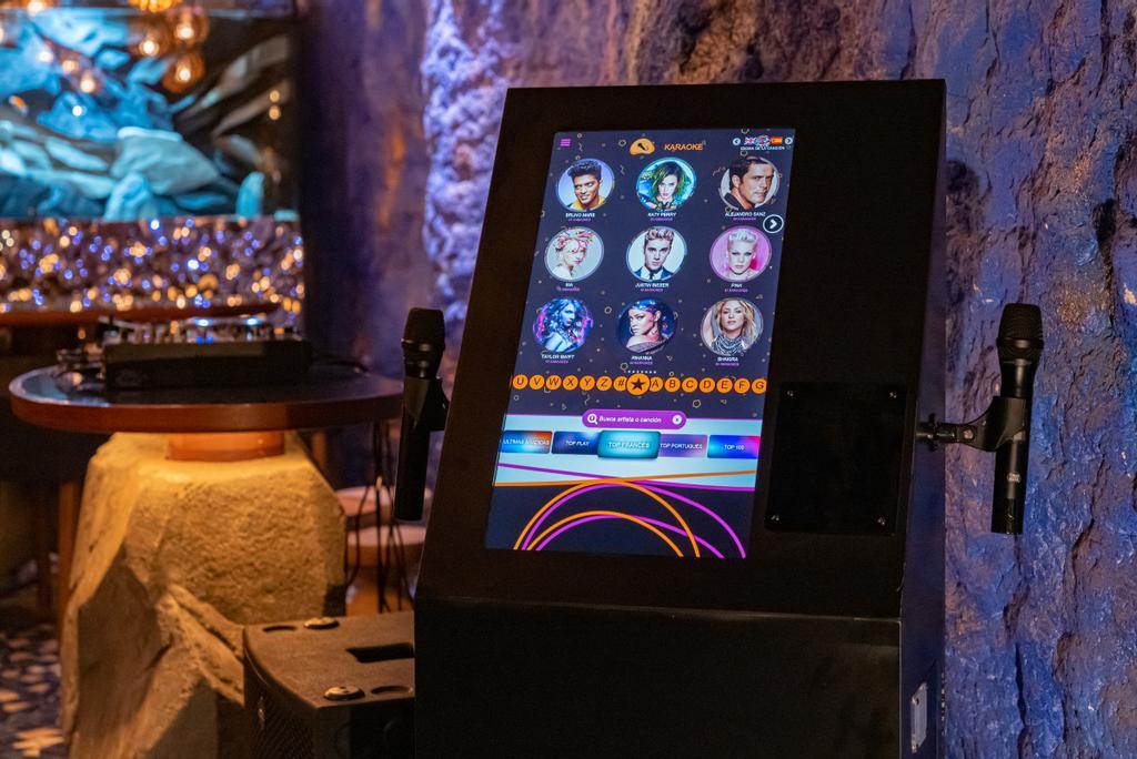 Pon a prueba tus dotes musicales en este karaoke tan especial.