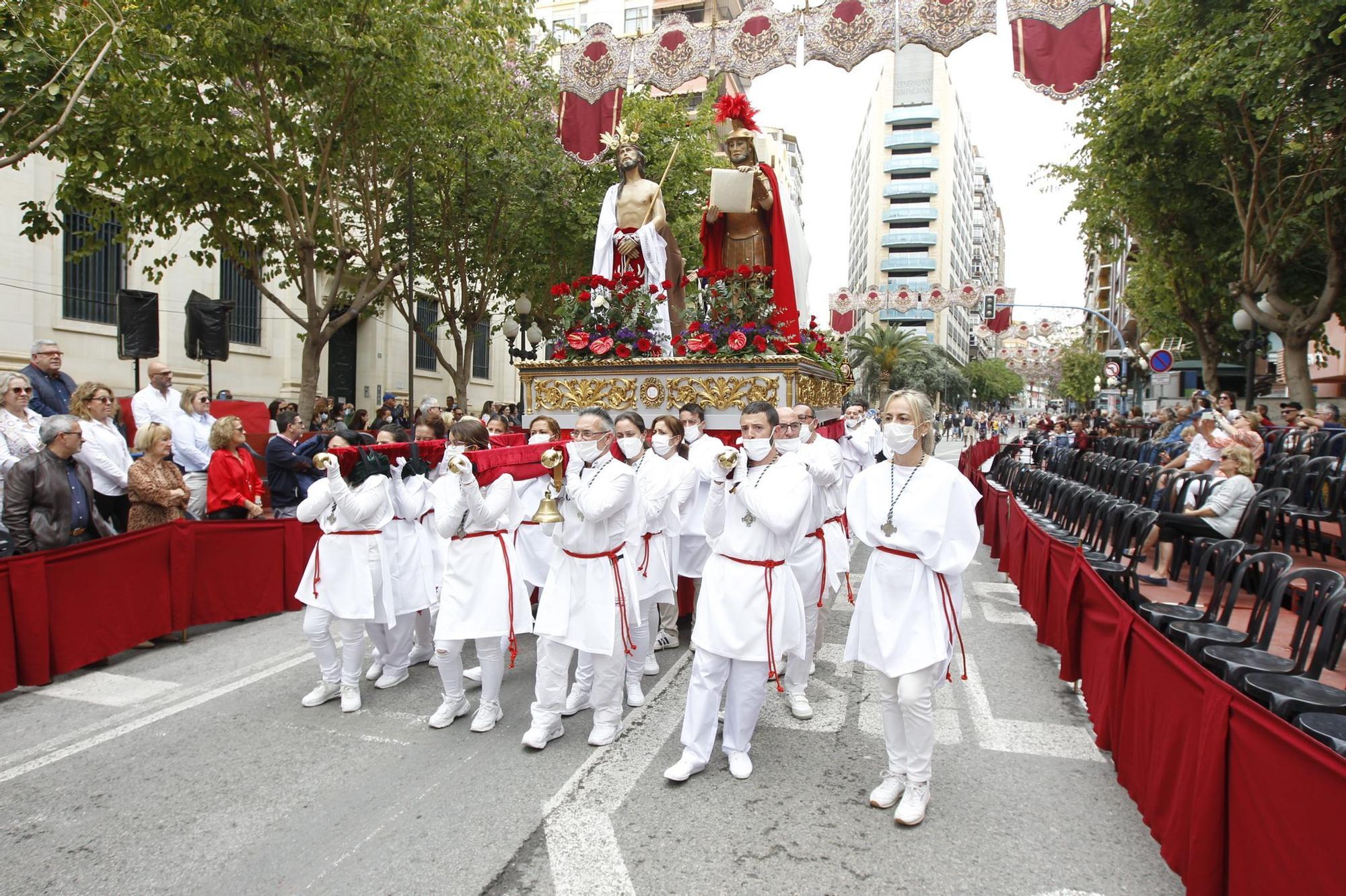 La exalcaldesa Sonia Castedo presente en la procesión de la Sentencia en el Viernes Santo en Alicante