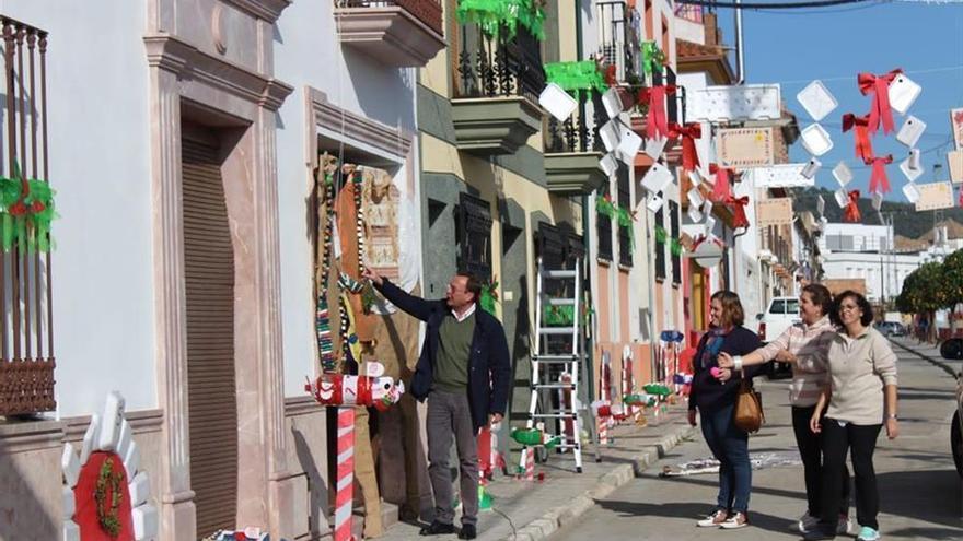 Artistas del reciclaje navideño