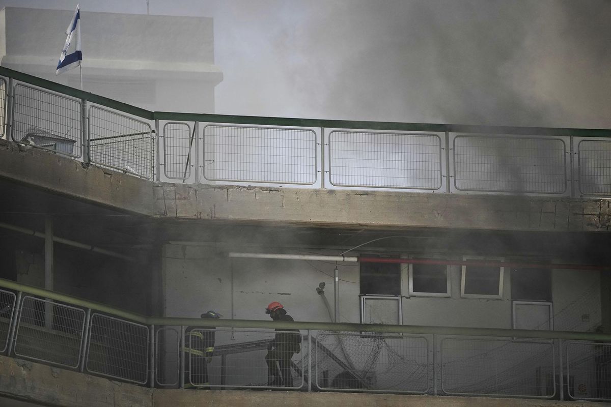 Un misil iraní impacta contra el hospital de Soroka en el sur de Israel