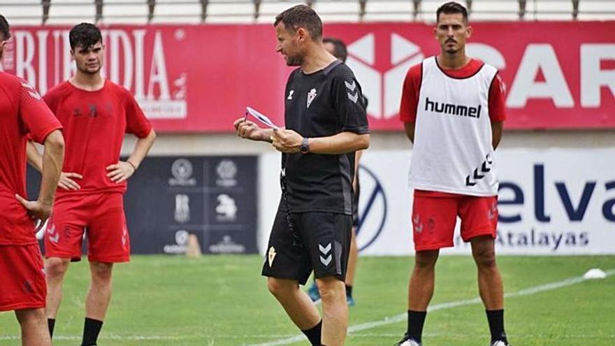 Mario Simón, en un entrenamiento con el Real Murcia