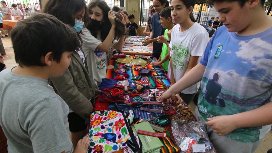 Alumnos de Ferroviarios piden al Ayuntamiento que se abran los patios de los colegios los fines de semana