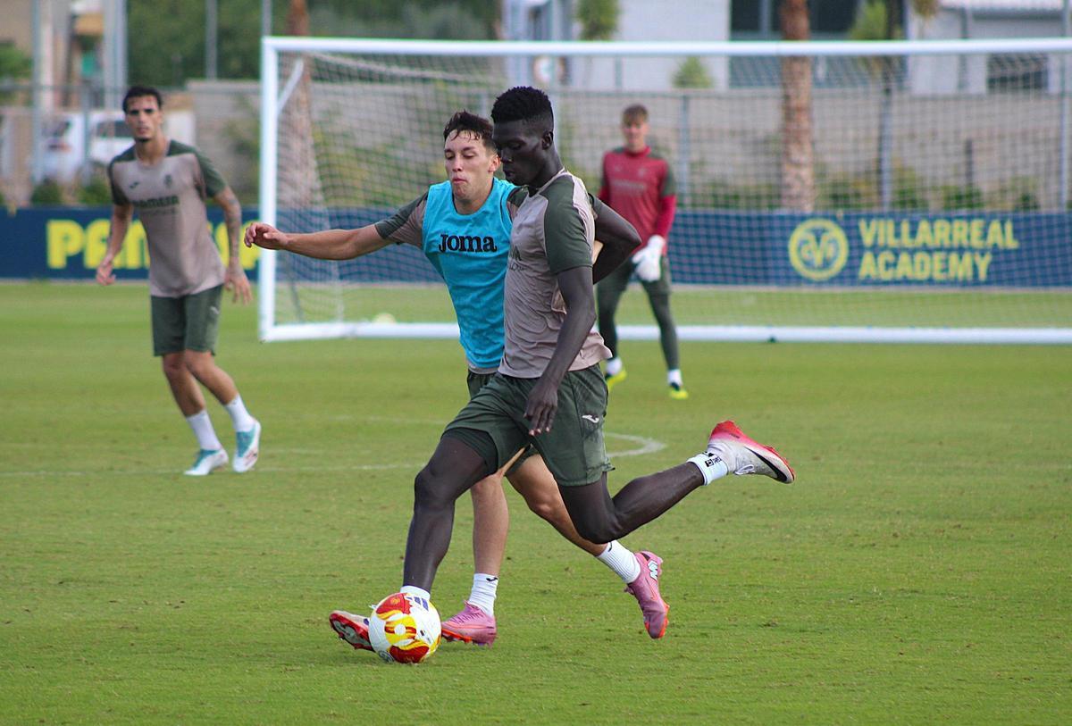 Alassane Diatta es el motor del filial del Villarreal en el centro del campo.