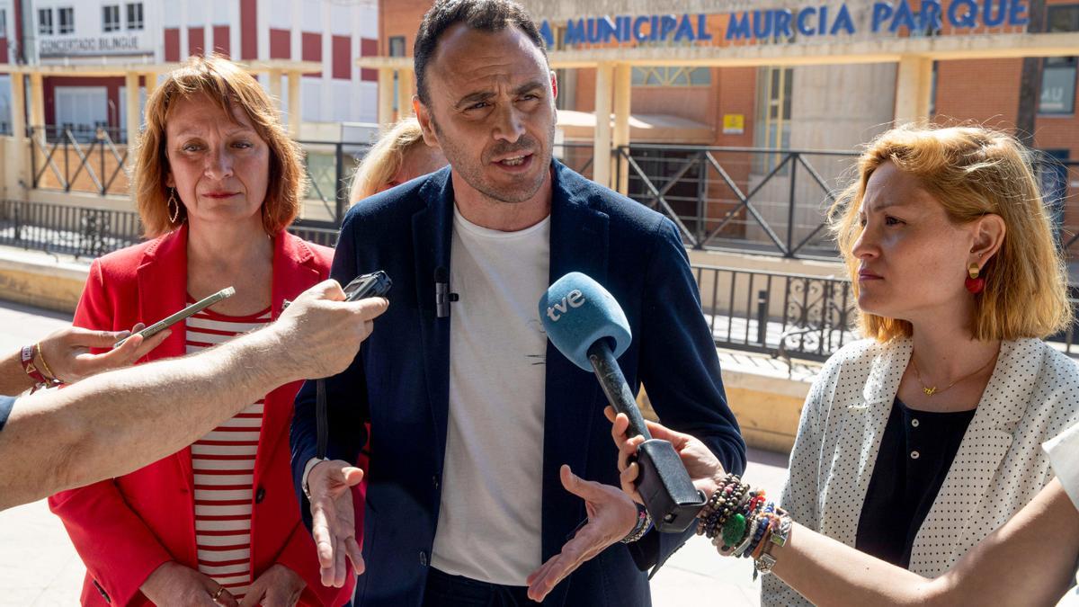 Roberto Sotomayor (Podemos) acusa a Serrano y López Miras de estar "patrocinando la ludopatía"