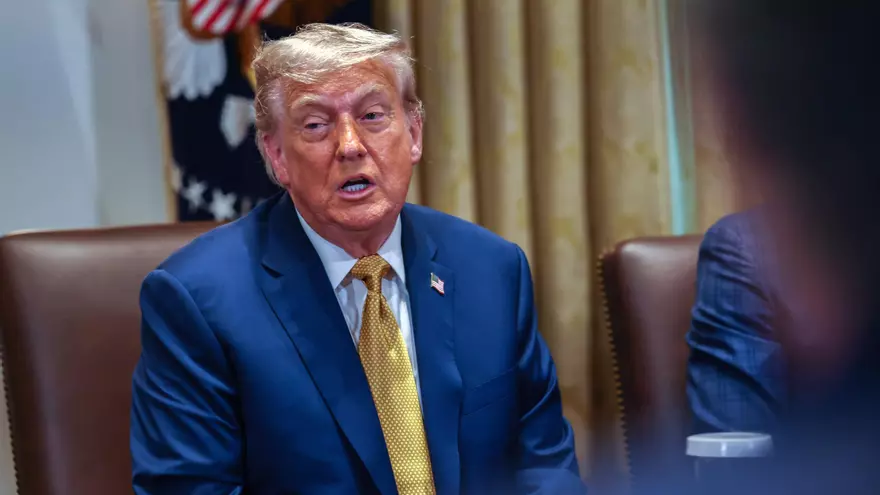 Trump da señales de perder la paciencia con Putin y dice que estudia sanciones a Rusia