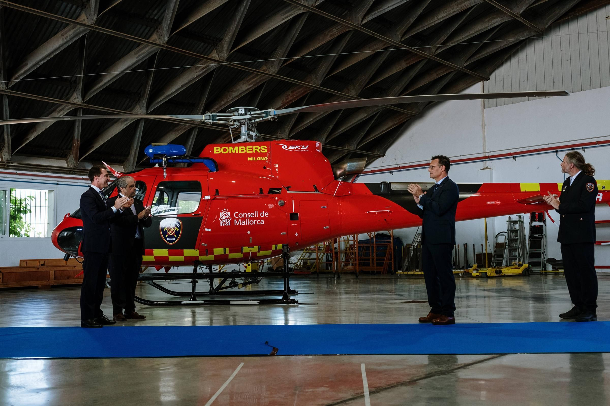 Bomberos de Mallorca cuenta con un nuevo helicóptero para reforzar la actuación en rescates, emergencias e incendios