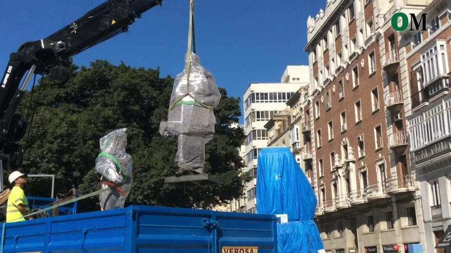 Comienza el traslado y montaje de la estatua del  Marqués de Larios y la Alegoría del Trabajo