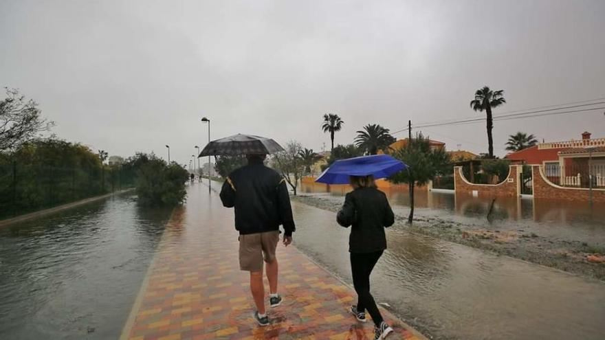Torrevieja vuelve al caos por las fuertes lluvias