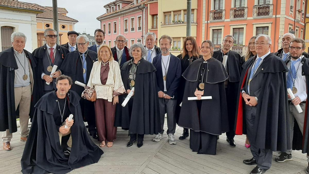 La presentadora asturiana Luján Argüelles, dama de mérito de la Cofradía del Sabadiego de Noreña: así se vivió el Gran Capítulo de la Orden