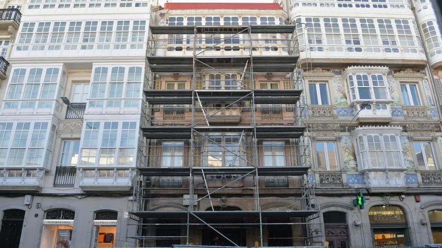 En obras una de las 'casas joya' de la plaza de Lugo de A Coruña