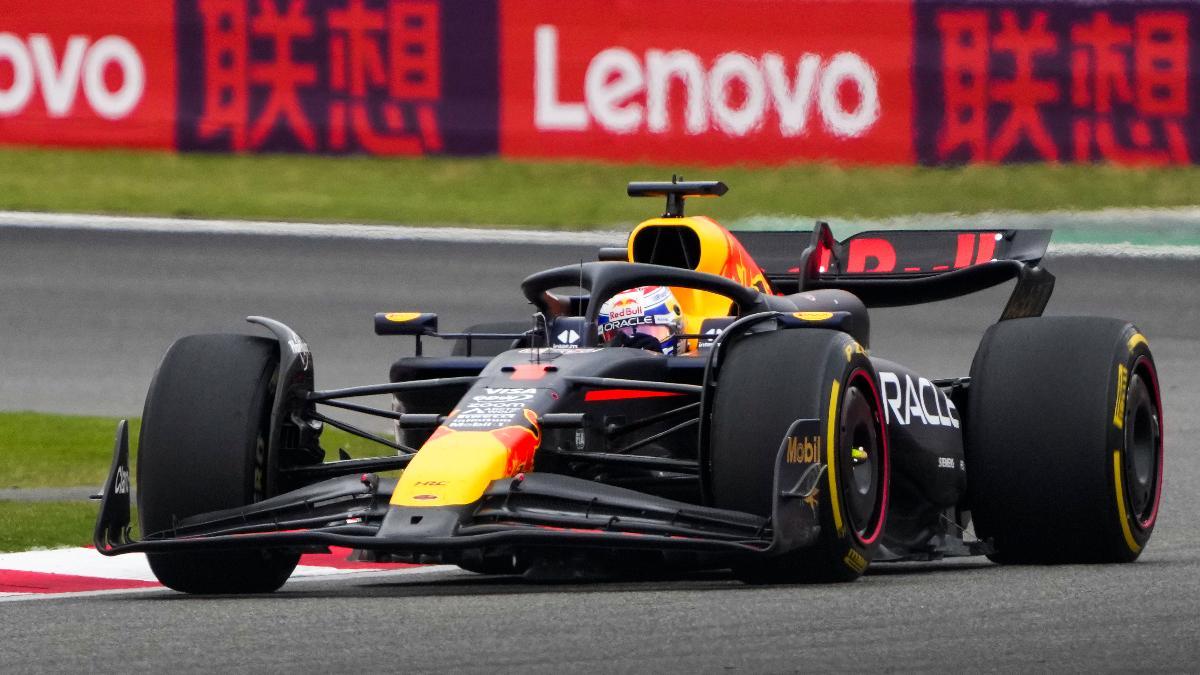 Verstappen, en acción en el circuito de Shanghai
