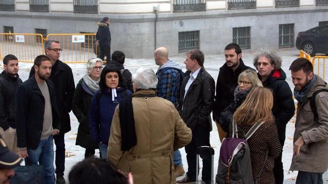 Concentración de la CUP delante de la Audiencia Nacional