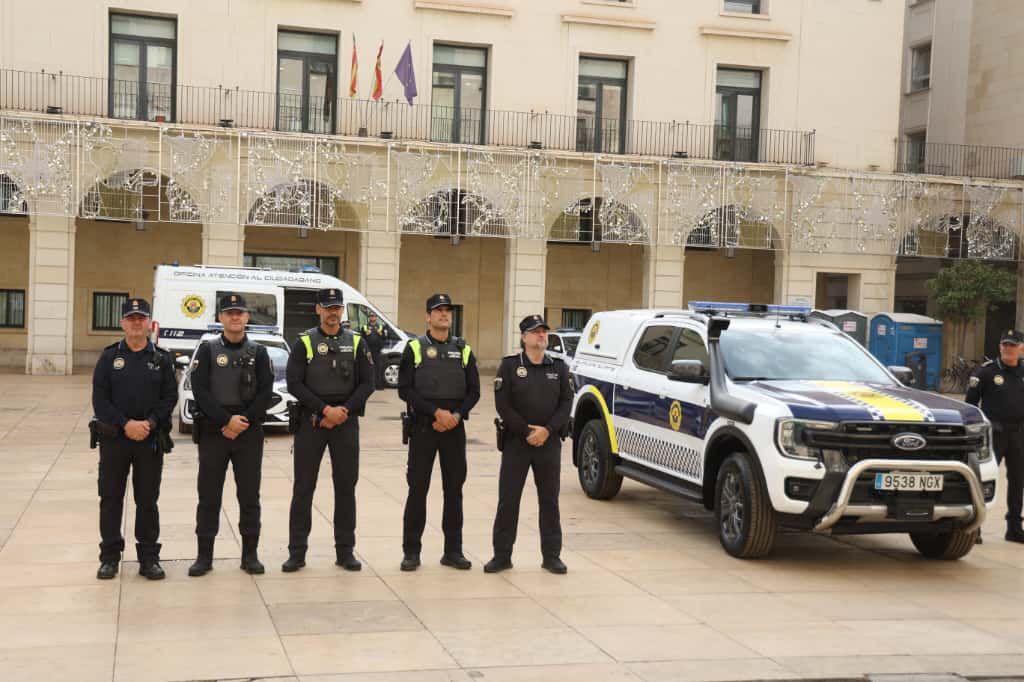 Nuevos coches de la Policía Local en Alicante